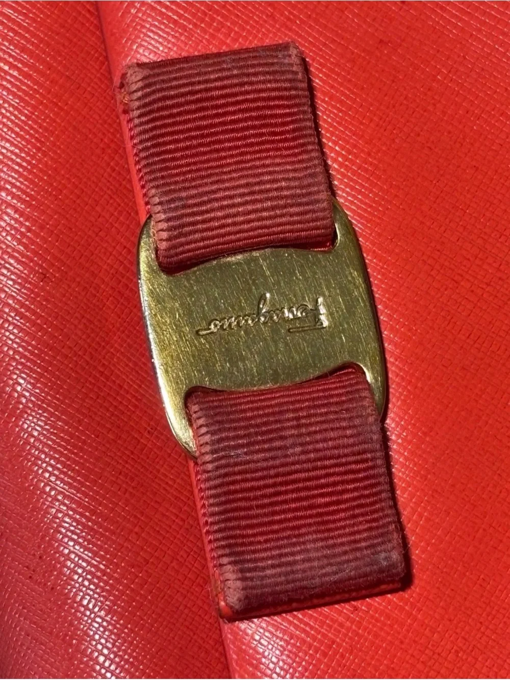 Salvatore Ferragamo 10 signature